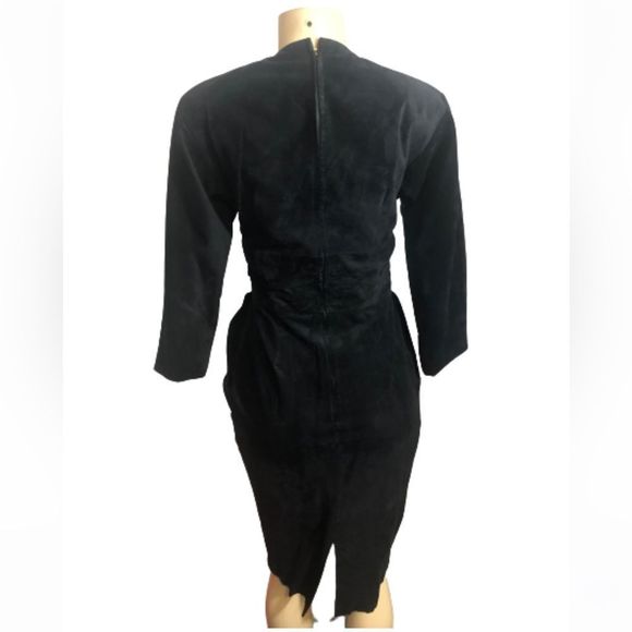 Elegant Black Long Sleeve Dress - Picture 4 of 13